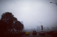 重庆今多条高速路因雾关闭 周六天气好升至20℃