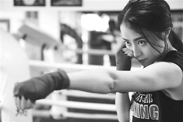“重庆最美女拳击教练”登上《天天向上》