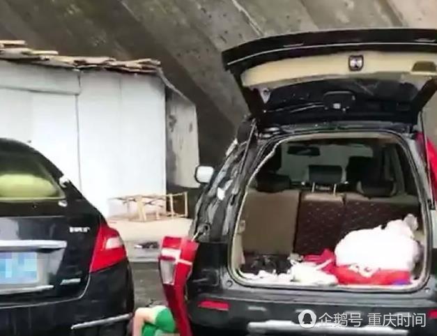 奉节一女子从桥上跳下砸中汽车