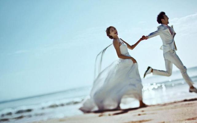 结婚前夜老公和伴娘睡在了一张床上 我该不该相信他？