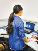 自从闺蜜升任部门领导 她生活中也变成“下级”