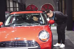 2016重庆汽车消费节收官 小排量和进口车型两头热