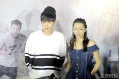 张静初张若昀到重庆路演 遇上重庆影迷教他们演戏