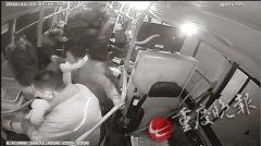 早班车来了盲人乘客 怕他摔倒司机一直轻刹车