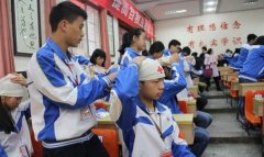 重庆红十字会急救培训进校园 教青少年意外伤害自救和互救