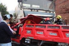 三轮车逆向对撞罐车 司机不幸丢了命