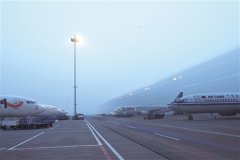你知道清晨的机场长什么样吗？记者带你探秘
