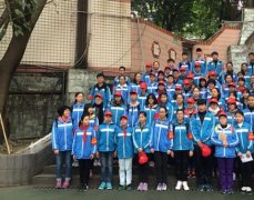 重庆66中徒步拉练 连高三的学生都参加了