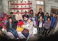 89岁婆婆卧床10年 7个子女都争抢着侍奉她