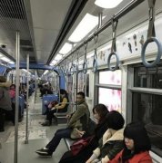 当白娘子武松变成“低头族” 万万想不到竟是这种结局