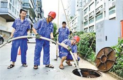 清淘时常熏得眼泪鼻涕一起流 渝北疏浚工获评“身边好人”