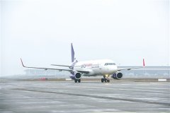 全球首个低成本航空联盟的首架喷绘客机亮相江北机场