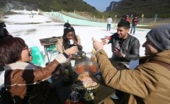 重庆金佛山今日进入积雪期 周末天气条件较好宜出游