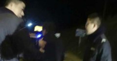大胆司机酒后肇事逃逸 高速路上被抓正着