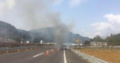 二手车买了1整年只用不养 高速路上起火亏大发了