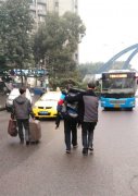 小伙公交上晕倒抽搐不止 竟是因两顿没吃身体缺钾
