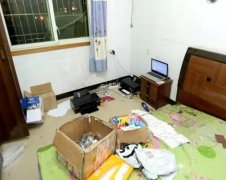 重庆两男子伪造假币被抓
