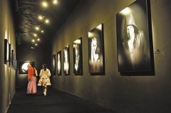 第二届长江国际影像双年展开展
