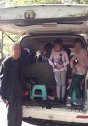 万州一8座面包车里竟塞满了19人