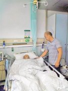 男子脾脏破裂急需手术 等报告时还去吃了趟酒席