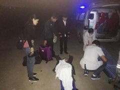 “老顽童”不顾身体参团旅游 半路发病忙坏好心人