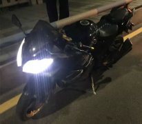 重庆一男子将自己的车牌喷黑 原因让人哭笑不得