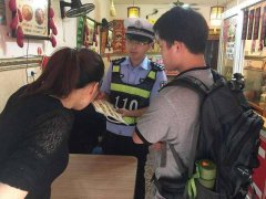 男子以为酸辣粉加肥肠不要钱  结账时懵了