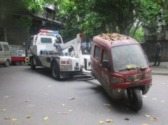 南岸区整治僵尸车 花园路已拖移40多辆