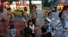 街头卖唱惊扰高考学子复习 民警奉劝她为高考助力
