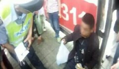 男子饿晕街头 民警帮助其返乡