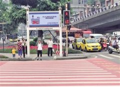 市民闯红灯将被自动抓拍罚款