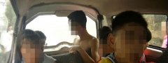 8座面包车装了17人  14人是学生
