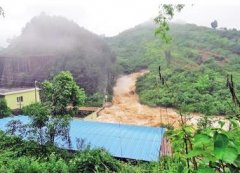 重庆多地山洪暴发 损失4555万
