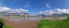 万州雨过天晴库区蓝又霸天空