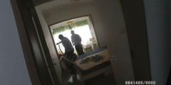大蛇钻进卧室  女子吓得不敢回屋睡觉