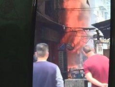 重庆一餐馆用这种燃料引大火 老板和服务员被烧伤