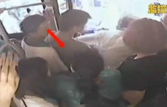  重庆一女子公交上突发心脏病 司机六分钟飙到医院