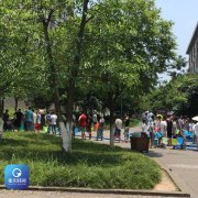 某高校水管爆裂 消防官兵前往支援