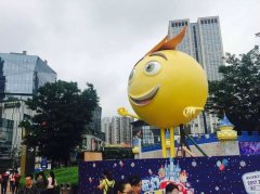 表情包成功突破二次元   来到现实世界