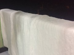 天降“祸水” 重庆一高校女生只得深夜晒被子