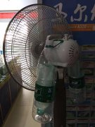 <b>重庆女子脑洞大开 自制冰块空调扇解暑</b>