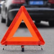 男子占道停车称：车坏了 民警一句话识破骗局
