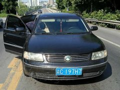女司机无证驾驶套牌车企图“瞒天过海”