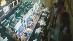 蹭网青年盗走手机 倒卖时和民警不期而遇