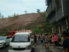 家中突发大火  夫妻俩熟睡不知