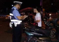 女子凭长相找丢失的摩托车 闹了个大乌龙