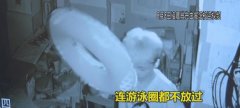 重庆多家商铺连续被盗 男子偷钱偷烟还偷游泳圈