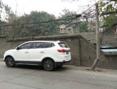 情侣吵架女友拔了车钥匙 男子抢不过报警称自己酒驾