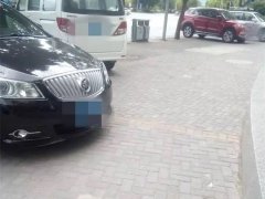 车主停车太任性 市民：请规范停车