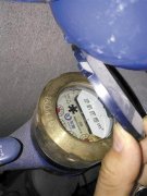 居民家水表显示15吨  水费要收3704.75元？